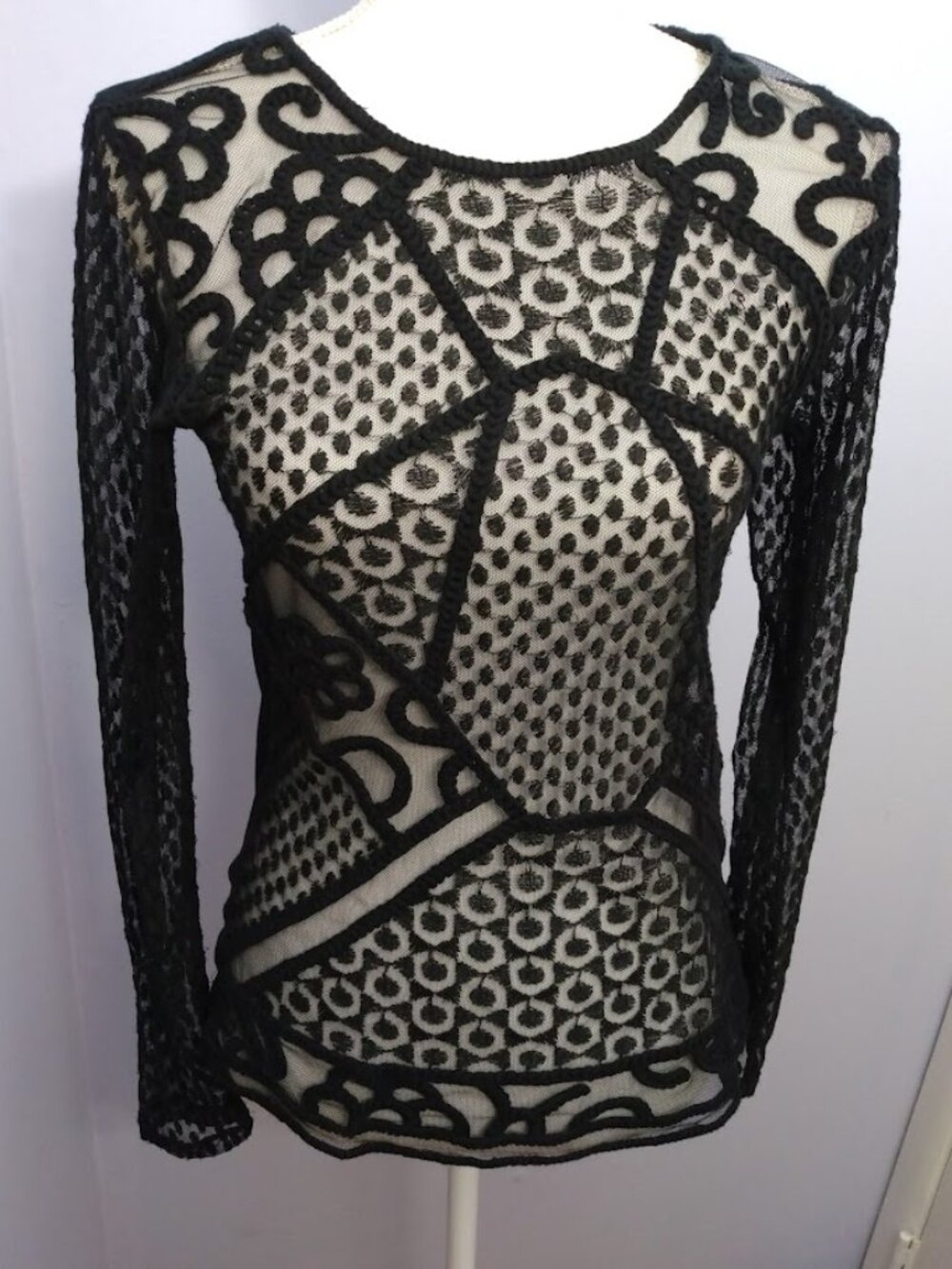 Boho Sheer Mesh & Lace Front Top Black Size Medium Long Sleeve Layering